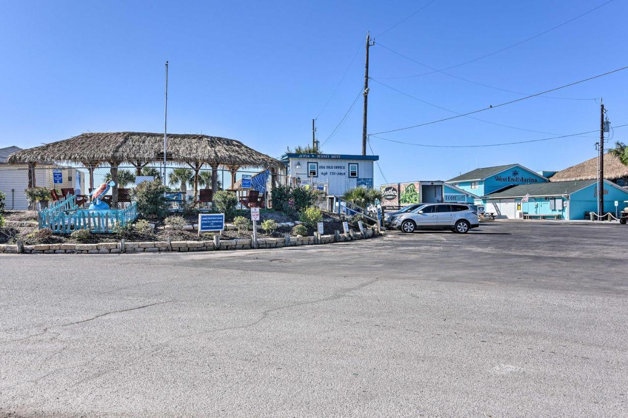 Oceanfront Galveston Home - Walk To Beach! Luaran gambar