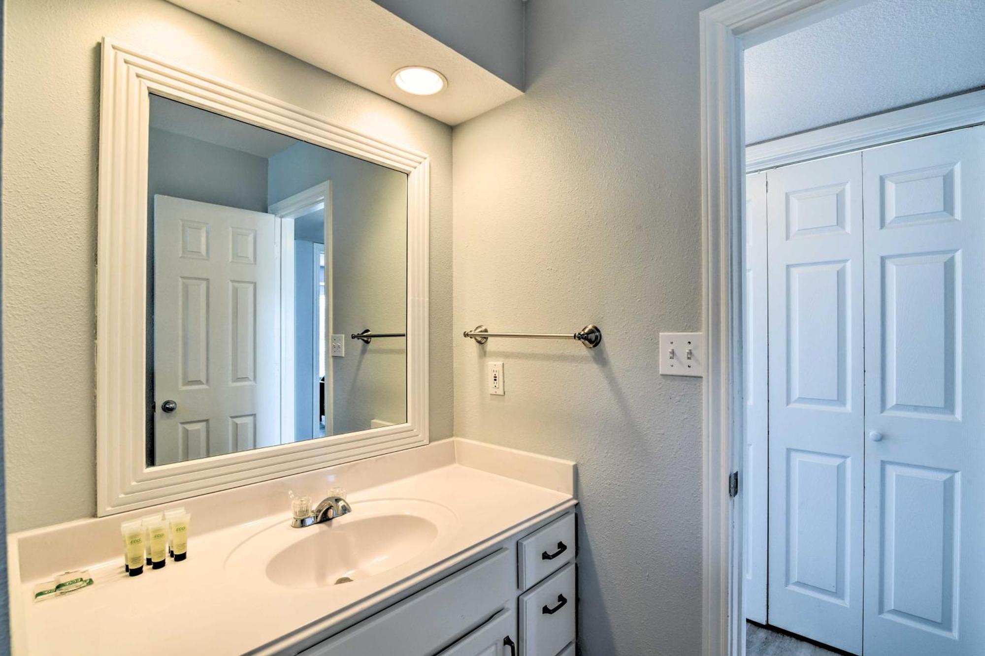 Oceanfront Galveston Home - Walk To Beach! Luaran gambar