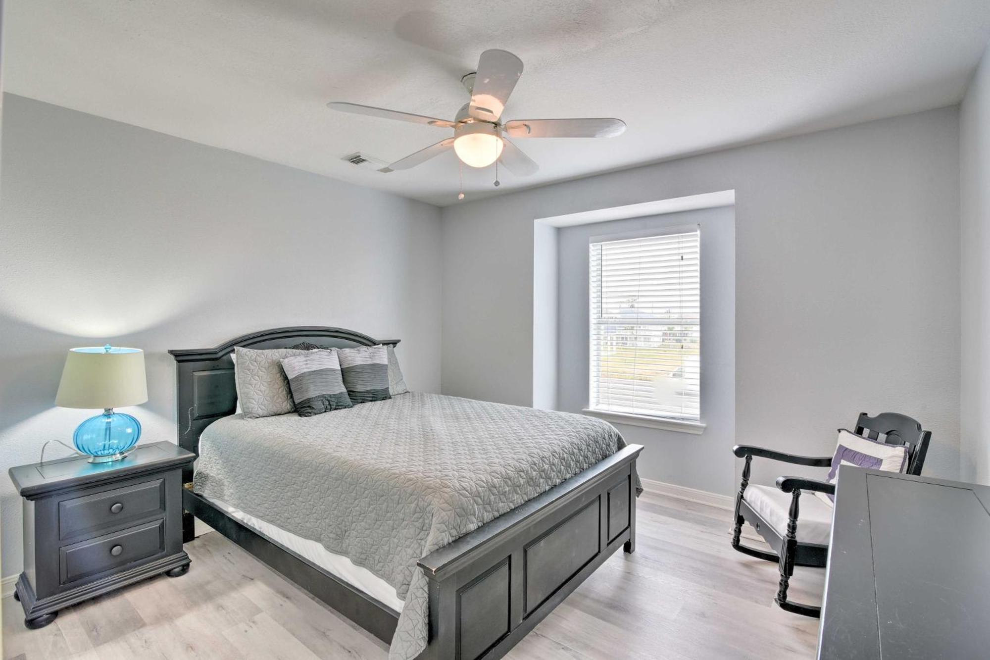 Oceanfront Galveston Home - Walk To Beach! Luaran gambar