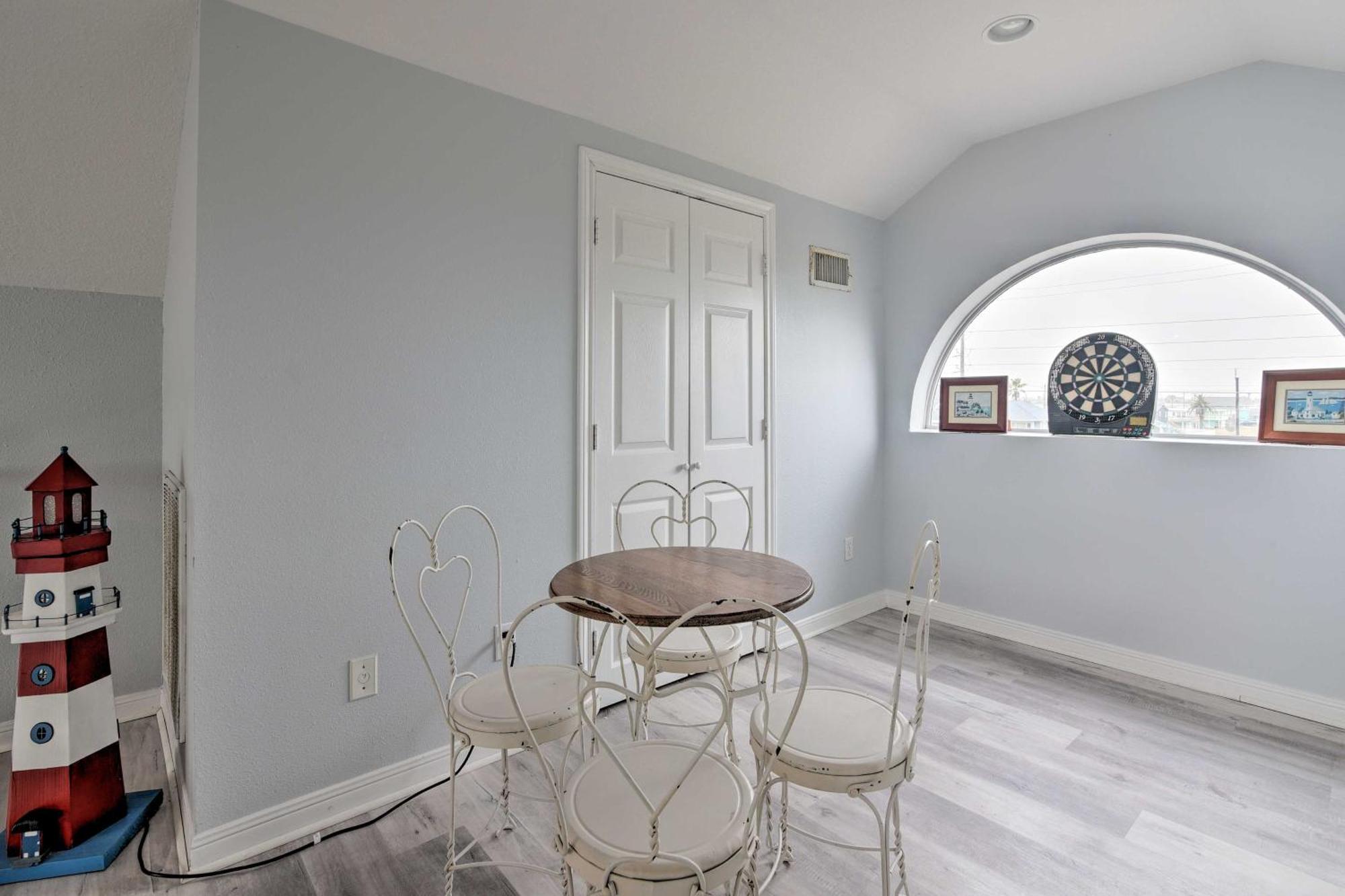 Oceanfront Galveston Home - Walk To Beach! Luaran gambar