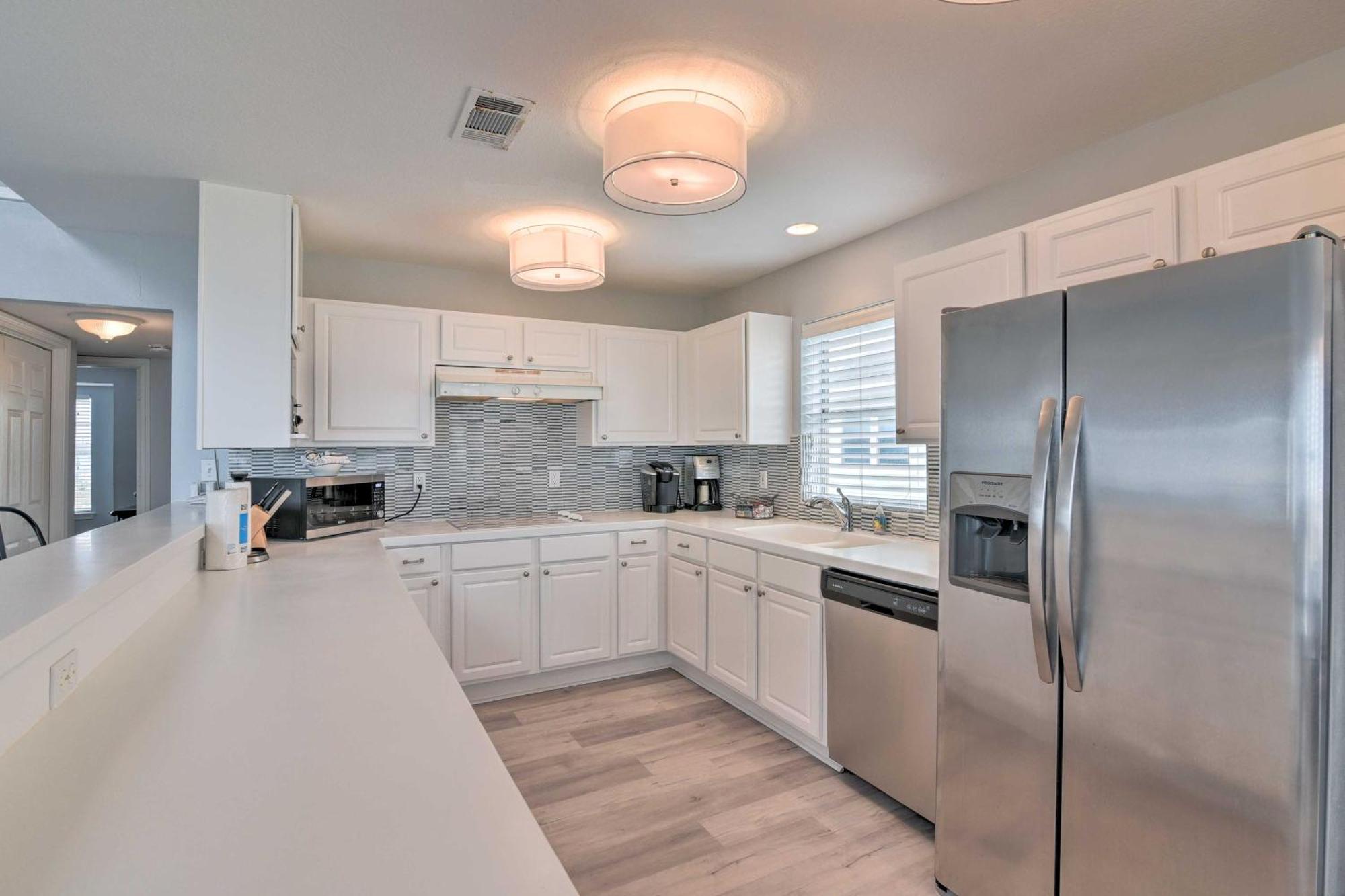 Oceanfront Galveston Home - Walk To Beach! Luaran gambar