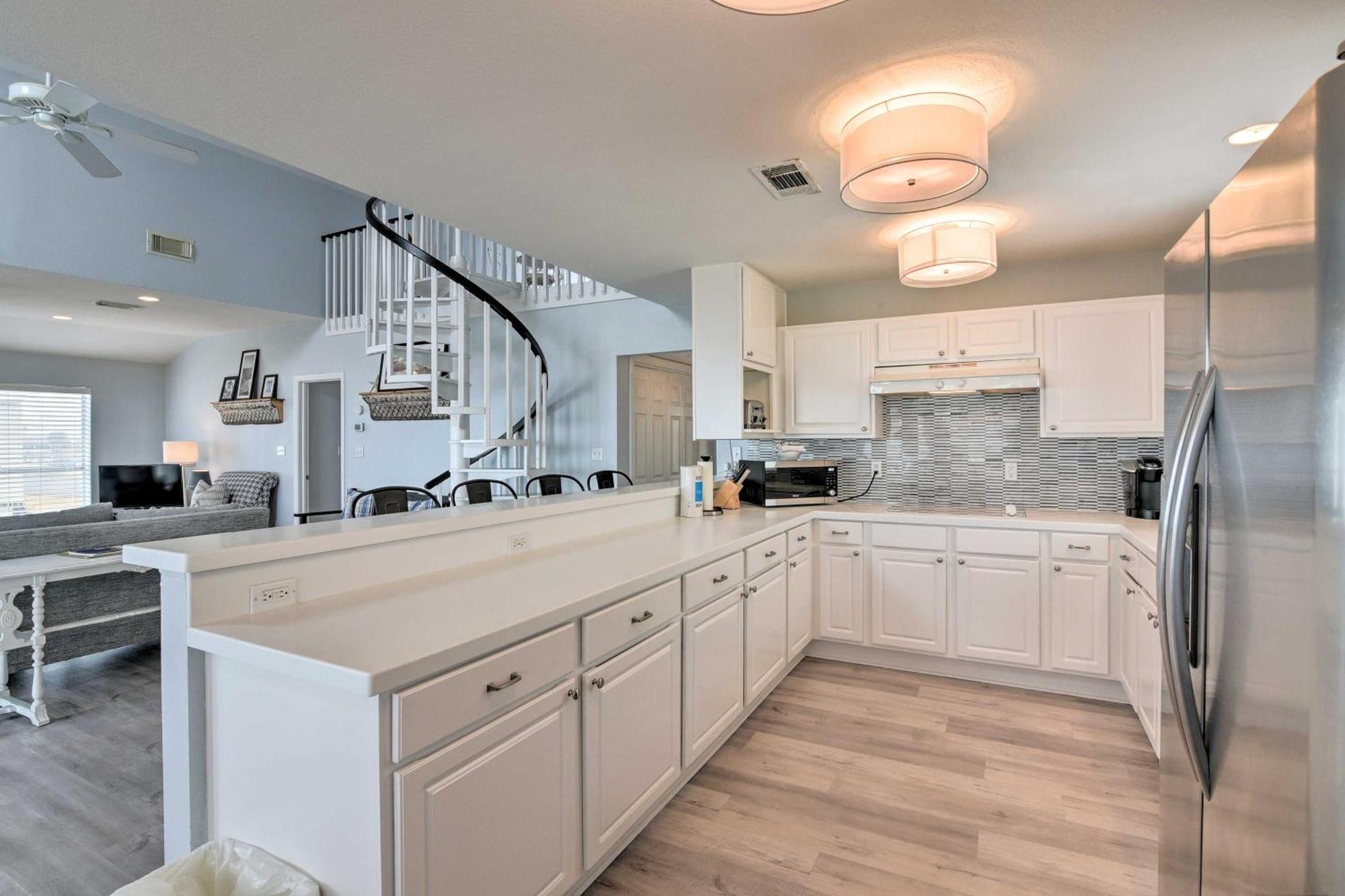 Oceanfront Galveston Home - Walk To Beach! Luaran gambar