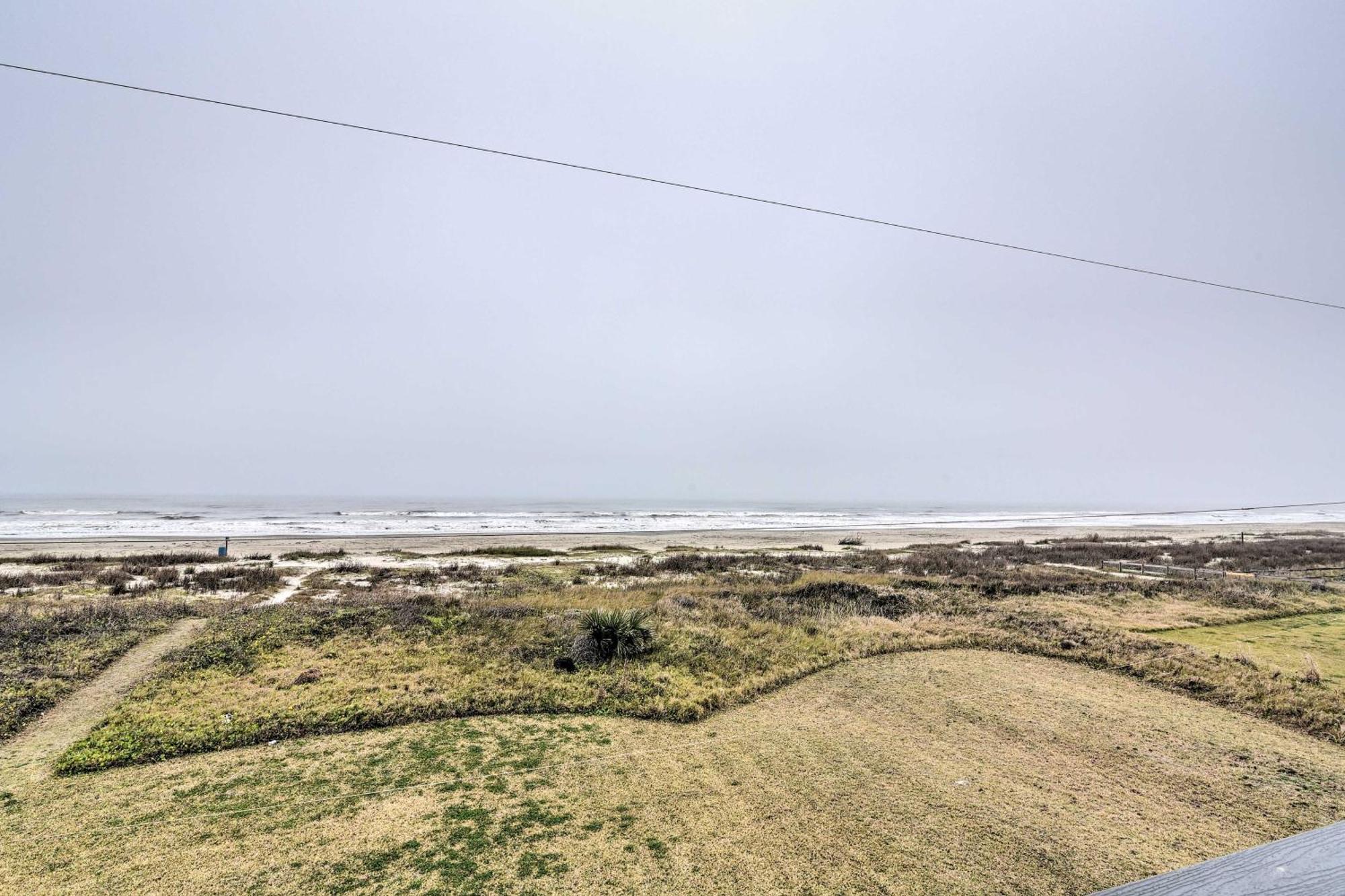 Oceanfront Galveston Home - Walk To Beach! Luaran gambar