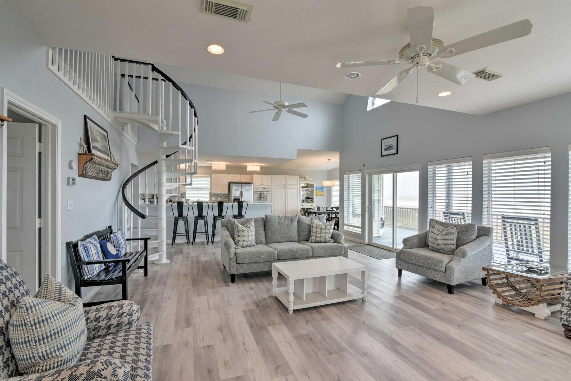 Oceanfront Galveston Home - Walk To Beach! Luaran gambar